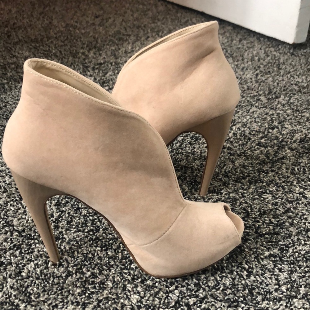Nude suede open toe heal